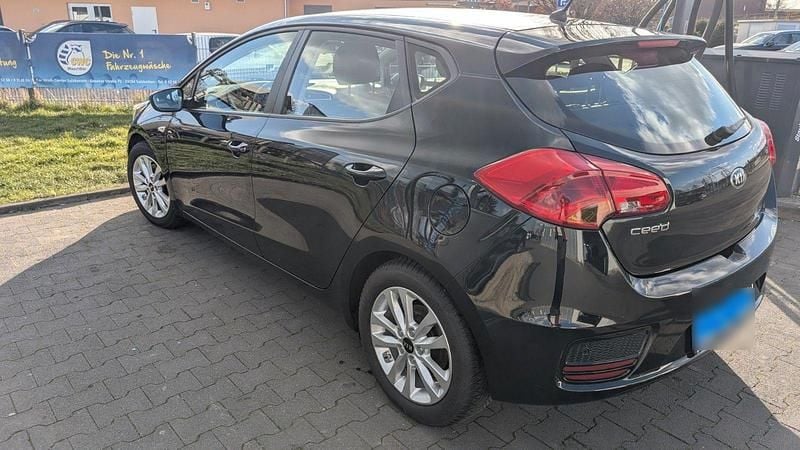 Gebraucht Kia Ceed Edition 7 101 PS (74 kW) 2016 Schwarz Kleinwagen