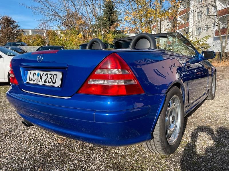 Gebraucht Mercedes SLK230 260 PS (191 kW) 2000 Blau Cabrio