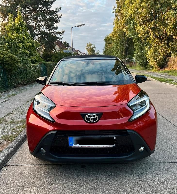 Rot Gebraucht 2024 Toyota Aygo Kleinwagen | 17.500 € (Fairer Preis) - Bild 1/4