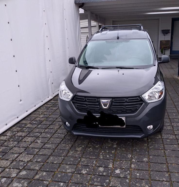 Schwarz Gebraucht 2020 Dacia Dokker Comfort Van | 11.499 € (Guter Preis) - Bild 1/4