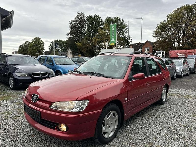 Rot Gebraucht 2000 Peugeot 306 Kombi | 2.850 € (Fairer Preis) - Bild 1/4