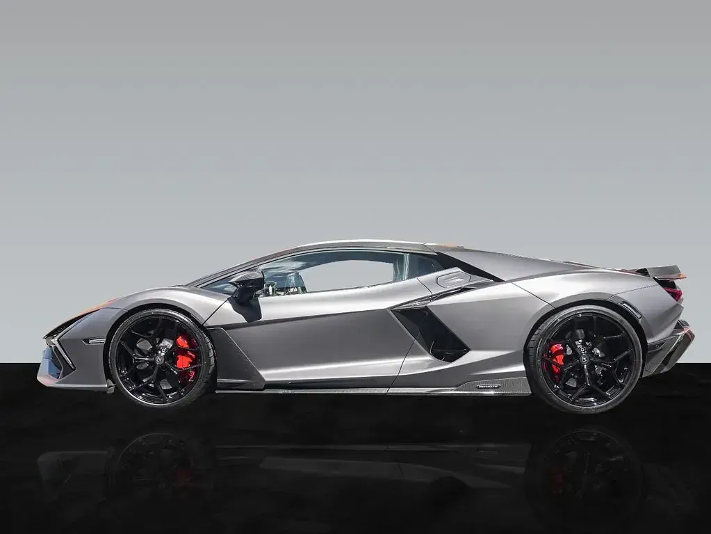 Gebraucht Lamborghini Revuelto 1016 PS (747 kW) 2025 Grau Coupé