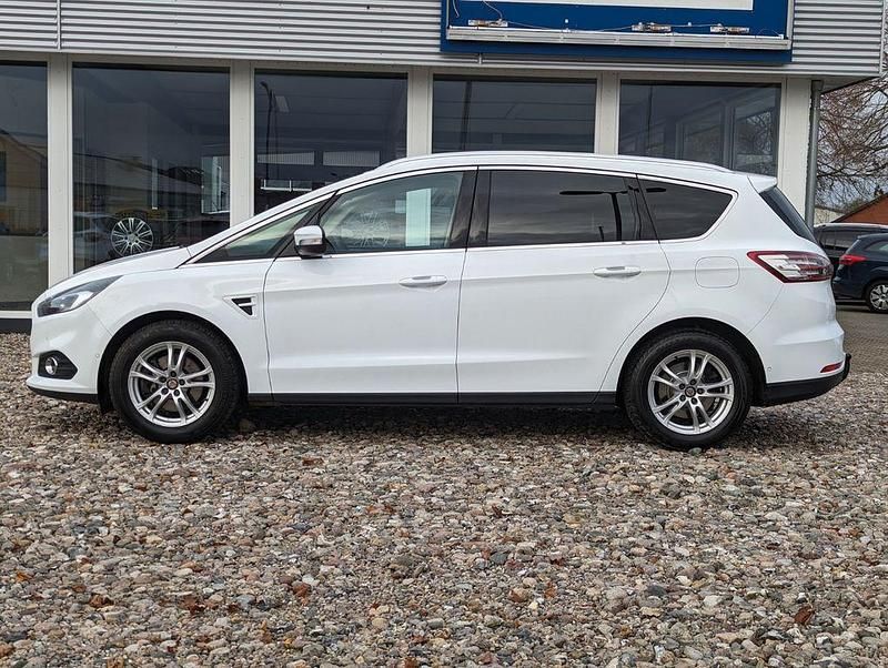 Gebraucht Ford S-MAX Titanium 150 PS (110 kW) 2019 Weiß Van / Kleinbus
