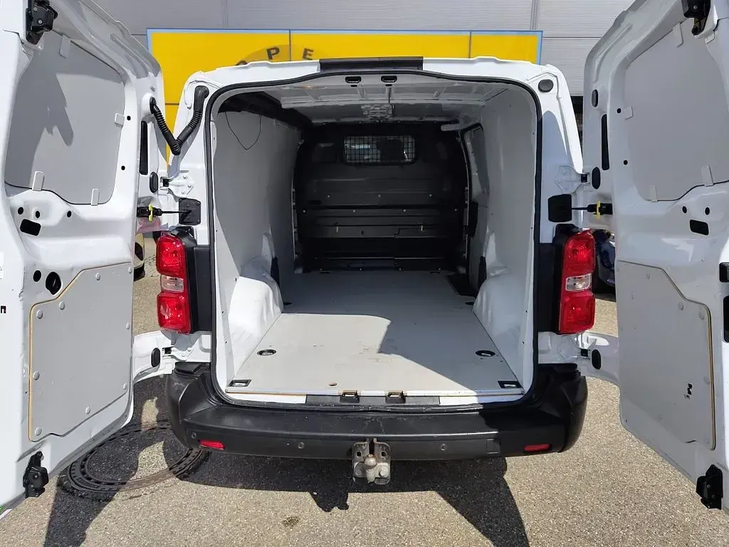 Używany Citroën Jumpy 179 KM (131 kW) 2022 Biały Minivan