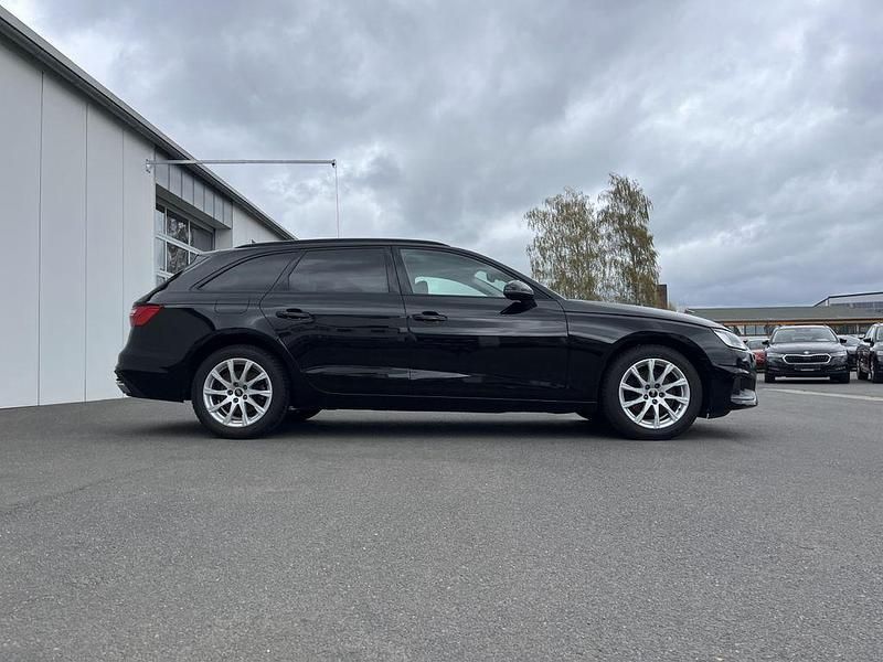 Gebraucht Audi A4 150 PS (110 kW) 2022 Schwarz Kombi
