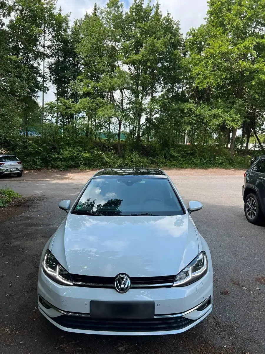 Gebraucht VW Golf VII Highline 150 PS (110 kW) 2018 Weiß Limousine
