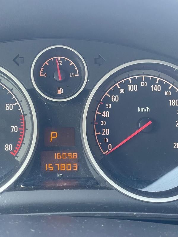 Gebraucht Opel Astra 125 PS (91 kW) 2005 Silber Kleinwagen