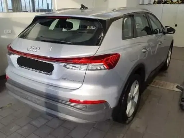 Usata Audi Q4 e-tron 150 kW (204 CV) 2023 Argento SUV