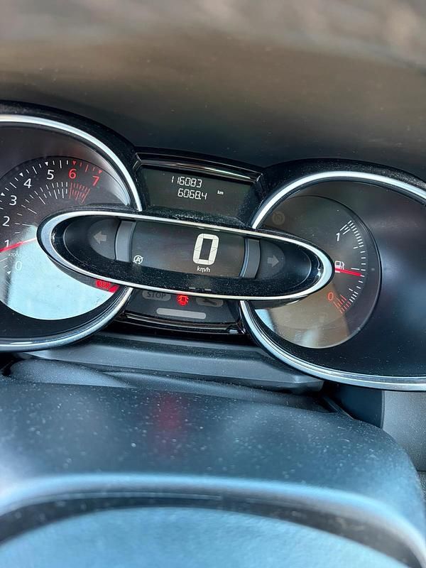 Gebraucht Renault Clio IV 90 PS (66 kW) 2017 Rot Limousine