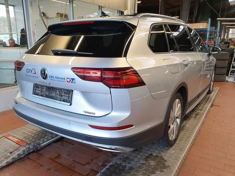 Gebraucht VW Golf Alltrack 200 PS (147 kW) 2022 Reflexsilber Kombi