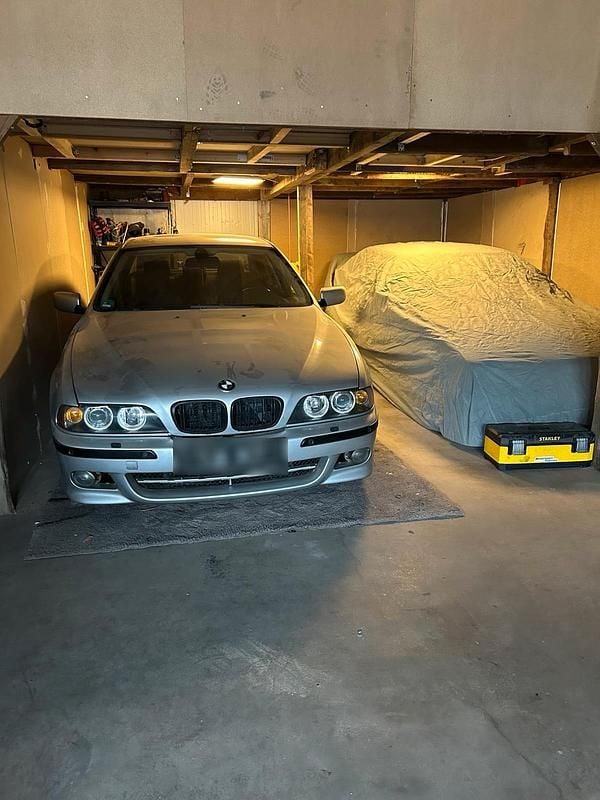 Gebraucht BMW 525 195 PS (143 kW) 2002 Silber Limousine