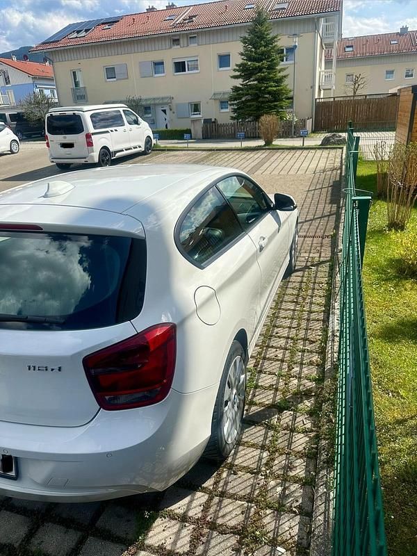 Gebraucht BMW 116 116 PS (85 kW) 2013 Weiß Kleinwagen