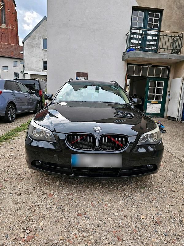 Gebraucht BMW 525 177 PS (130 kW) 2006 Schwarz Kombi