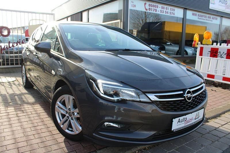 Gebraucht Opel Astra Dynamic 110 PS (80 kW) 2016 Grau Limousine