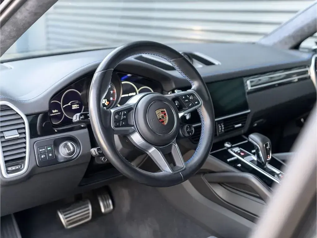 Gebraucht Porsche Cayenne GTS 460 PS (338 kW) 2023 Schwarz SUV