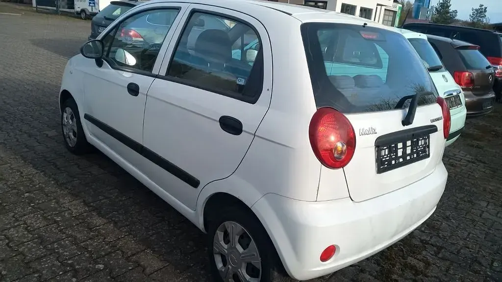 Gebraucht Chevrolet Matiz 52 PS (38 kW) 2009 Weiß Kleinwagen