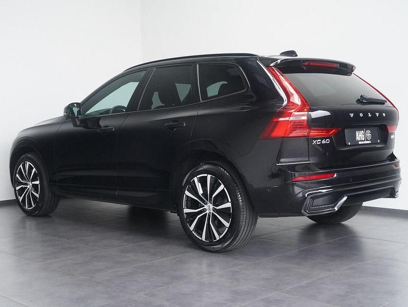 Gebraucht Volvo XC60 Plus 250 PS (183 kW) 2023 Schwarz SUV