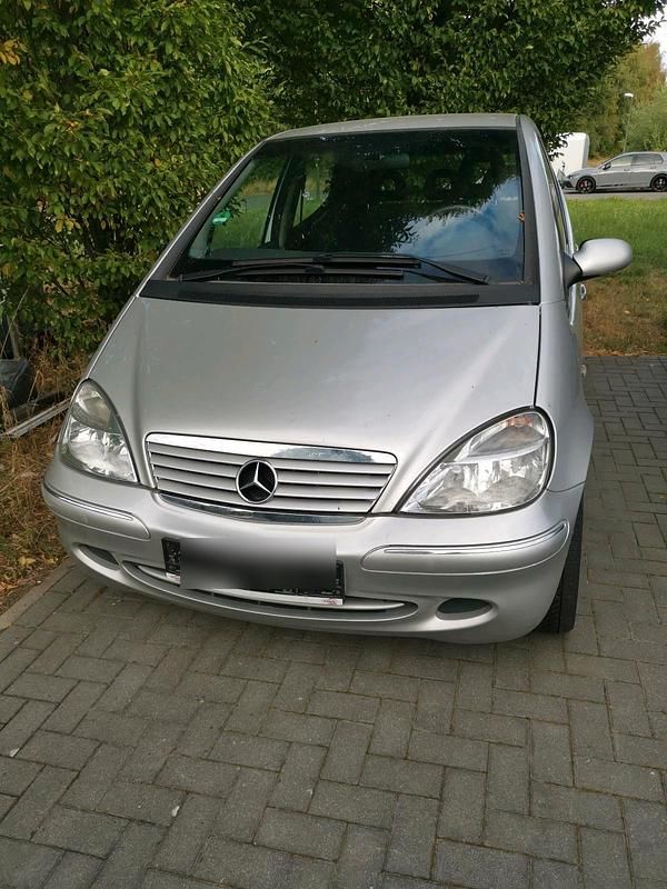 Grau Gebraucht 2001 Mercedes A190 Limousine | 700 € (Fairer Preis) - Bild 1/4