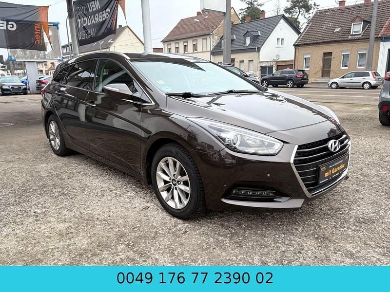 Braun Gebraucht 2018 Hyundai i40 Trend Kombi | 10.399 € (Fairer Preis) - Bild 1/3
