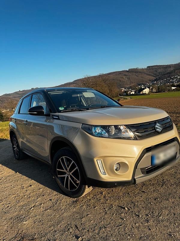 Gebraucht Suzuki Vitara Comfort 120 PS (88 kW) 2015 Beige SUV