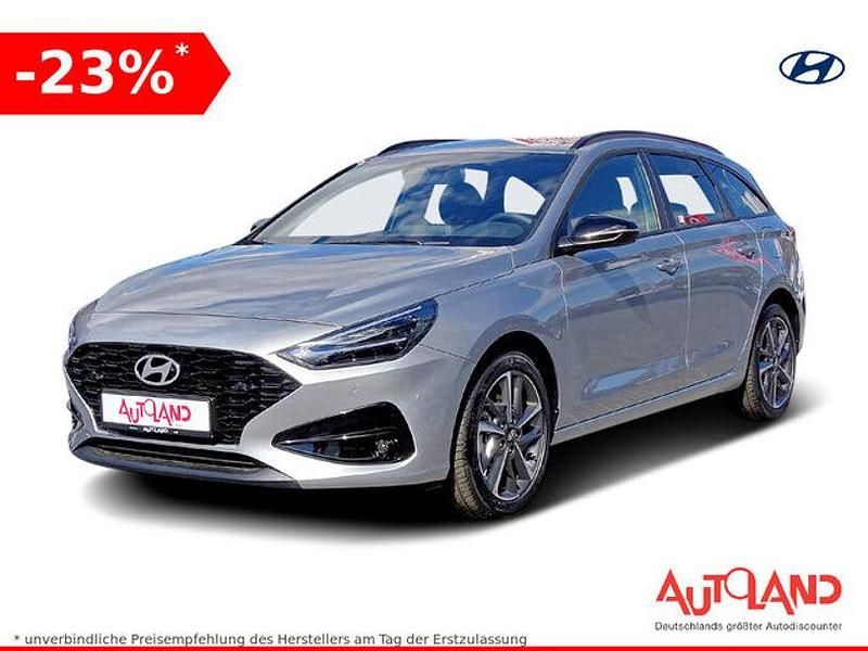 Grau Gebraucht 2024 Hyundai i30 GO! Limousine | 21.890 € (Superpreis) - Bild 1/4