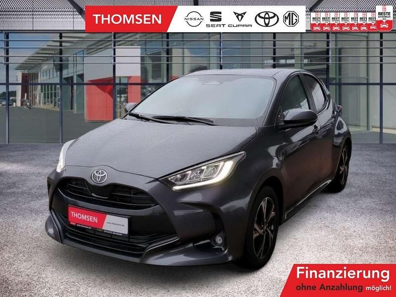 Marlin grau Neu 2024 Toyota Yaris Hybrid Team Kleinwagen | 24.985 € - Bild 1/3