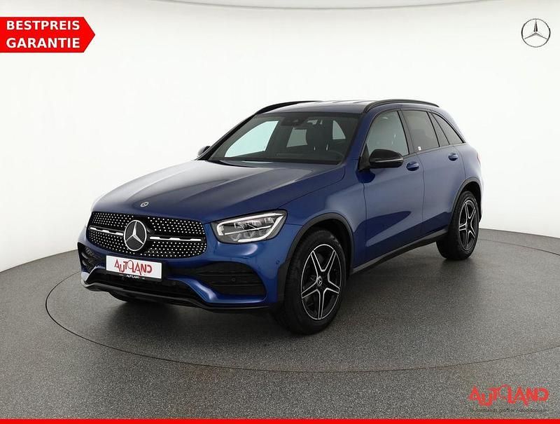Spektralblau (metallic) Gebraucht 2022 Mercedes GLC300 AMG SUV | 42.990 € (Fairer Preis) - Bild 1/4