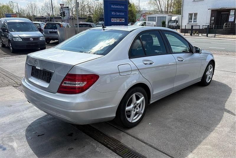 Gebraucht Mercedes C200 136 PS (100 kW) 2011 Silber Limousine