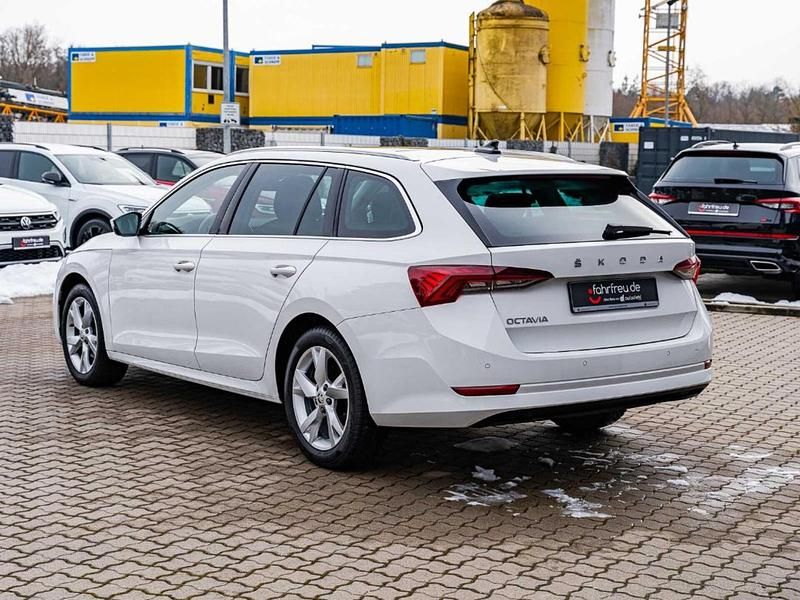 Gebraucht Skoda Octavia Style 150 PS (110 kW) 2023 Weiß Kombi