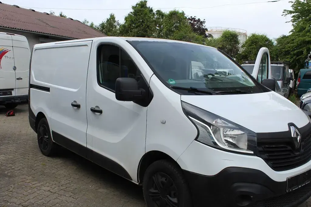 Gebraucht Renault Trafic 120 PS (88 kW) 2015 Weiß Van / Kleinbus