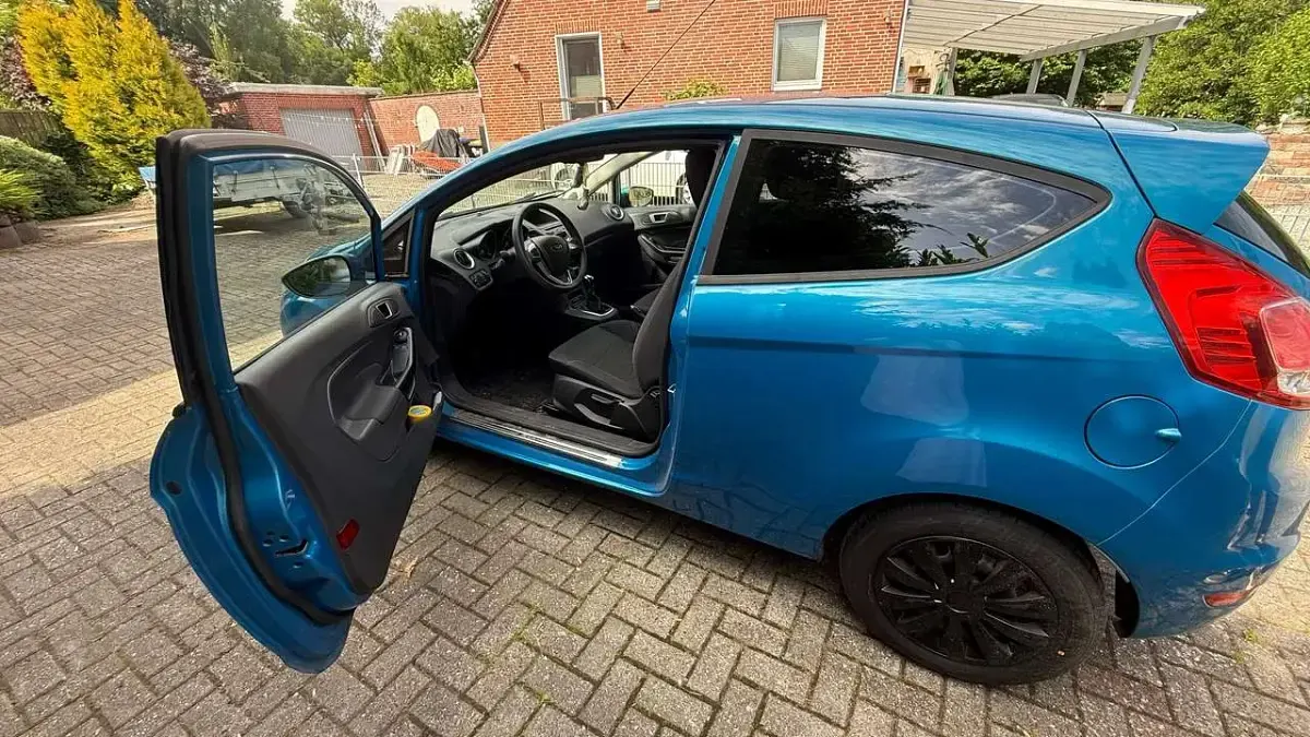 Gebraucht Ford Fiesta SYNC Edition 82 PS (60 kW) 2014 Blau Kleinwagen