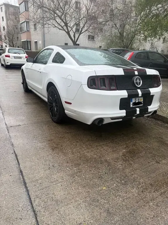 Second-hand Ford Mustang 305 CP (224 kW) 2014 Negru Coupe