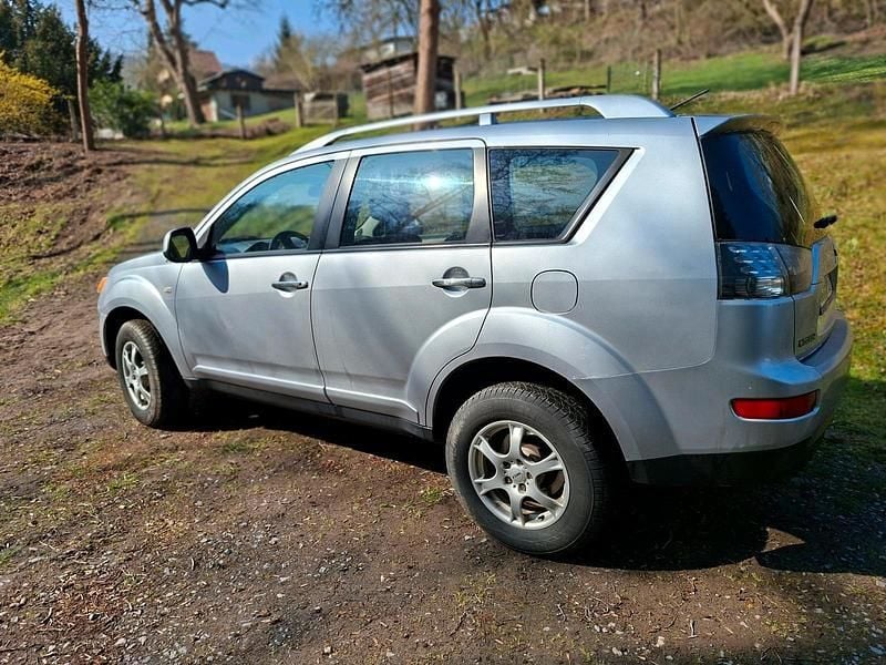 Gebraucht Mitsubishi Outlander 140 PS (102 kW) 2007 Silber SUV