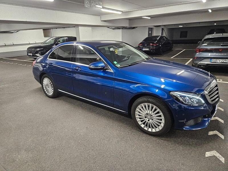 Blau Gebraucht 2016 Mercedes C200 Edition Limousine | 21.300 € (Fairer Preis) - Bild 1/4