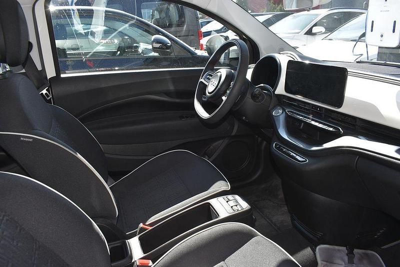Weiß arktis weiß Gebraucht 2023 Fiat 500e Limousine | 22.980 € (Fairer Preis) - Bild 1/1