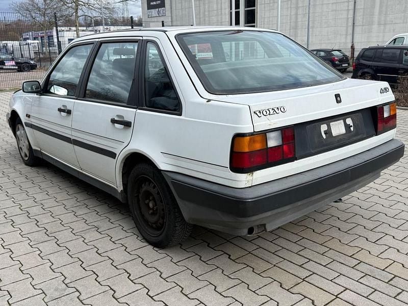 Gebraucht Volvo 440 90 PS (66 kW) 1992 Weiß Kleinwagen