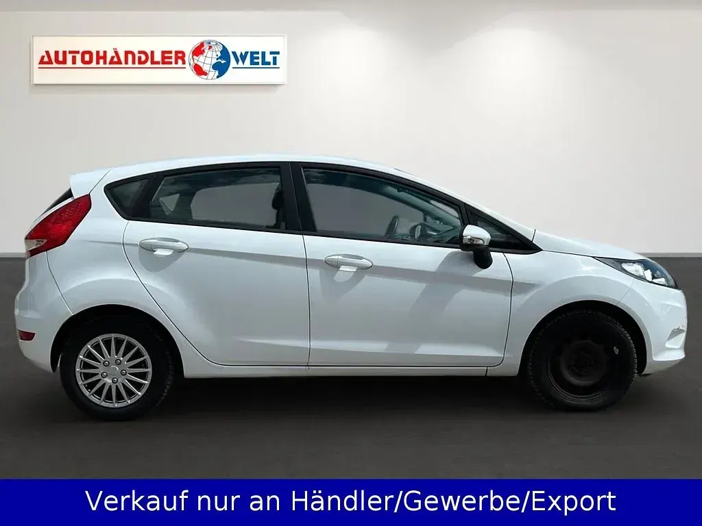 Gebraucht Ford Fiesta 60 PS (44 kW) 2010 Weiß Limousine