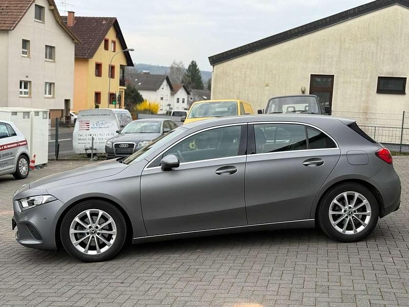 Gebraucht Mercedes A200 150 PS (110 kW) 2020 Grau Kleinwagen