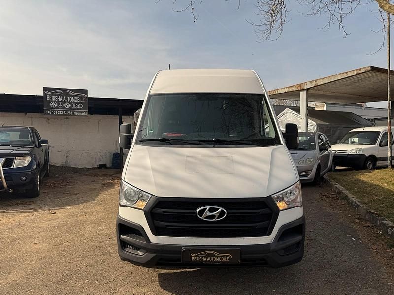 Gebraucht Hyundai H 350 150 PS (110 kW) 2018 Weiß Van