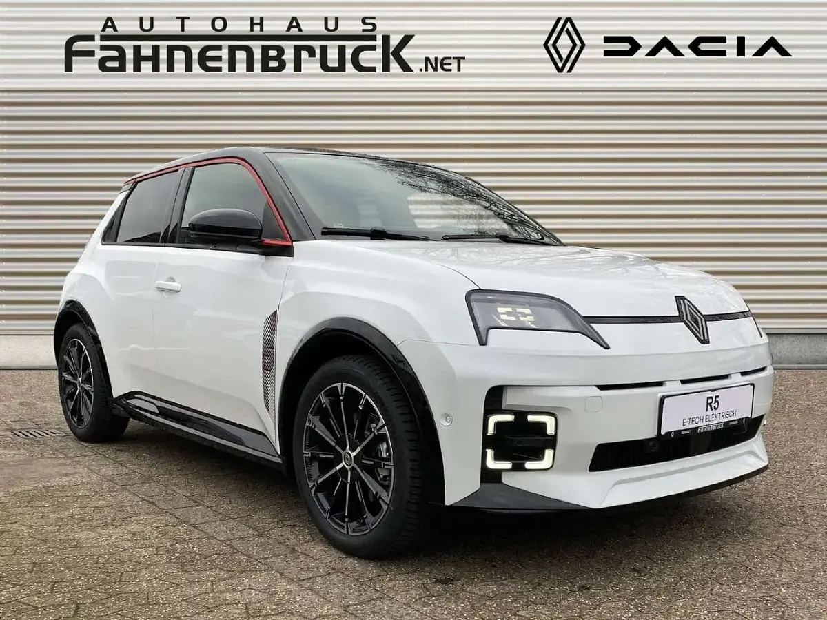 Neu Renault 5 E-Tech Iconic 110 kW (150 PS) 2026 Perlmuttweiß mit dach in blac Limousine