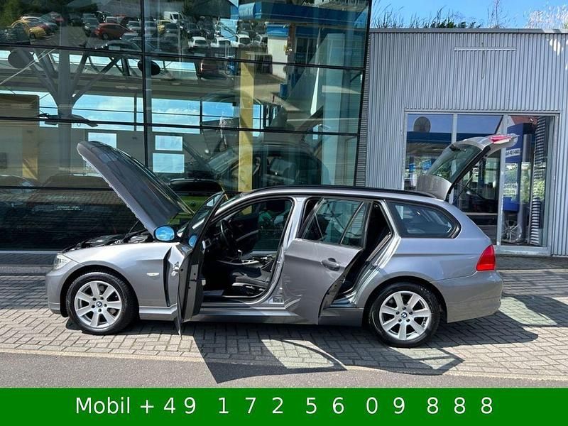 Gebraucht BMW 318 143 PS (105 kW) 2010 Grau Kombi