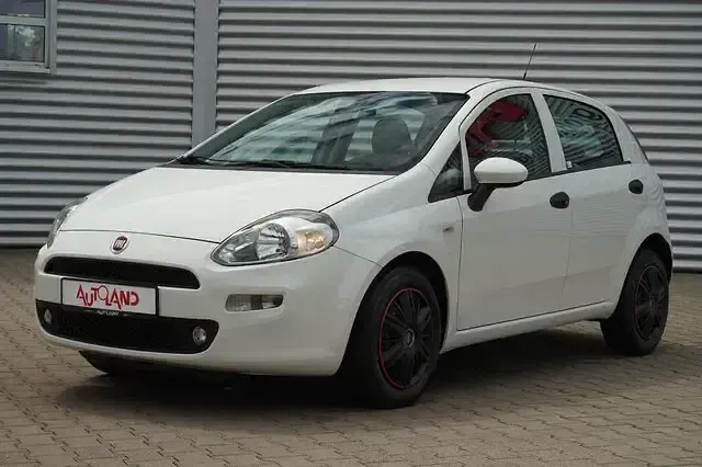 Gebraucht Fiat Punto Young 69 PS (50 kW) 2016 Colore esterno (metallic) Kleinwagen