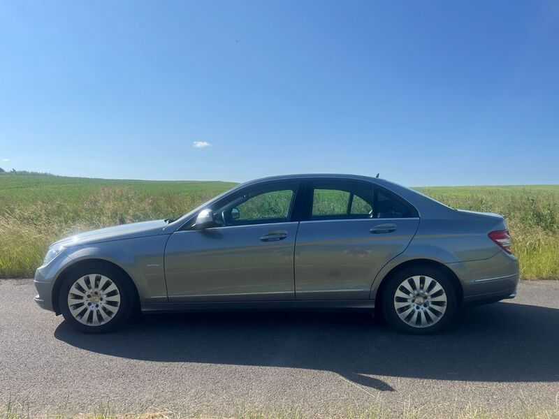 Silber Gebraucht 2007 Mercedes C220 Elegance Limousine | 9.800 € (Teuer) - Bild 1/4