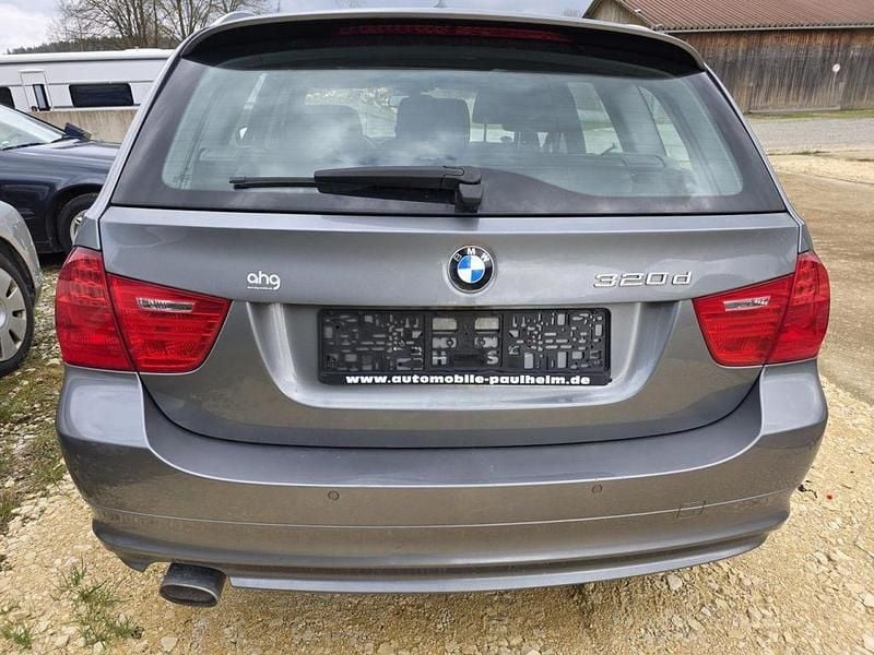 Usata BMW 320 Comfort Edition 184 CV (135 kW) 2011 Grigio Station wagon