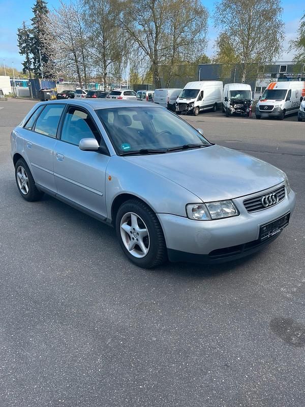 Second-hand Audi A3 102 CP (75 kW) 2000 Argintiu Hatchback
