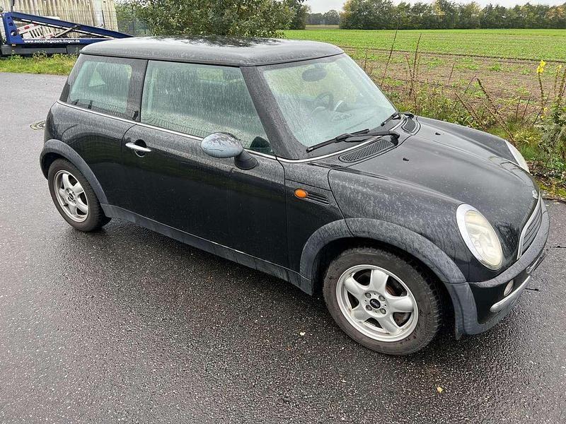 Gebraucht Mini ONE 90 PS (66 kW) 2003 Cosmosschwarz metallic Kleinwagen
