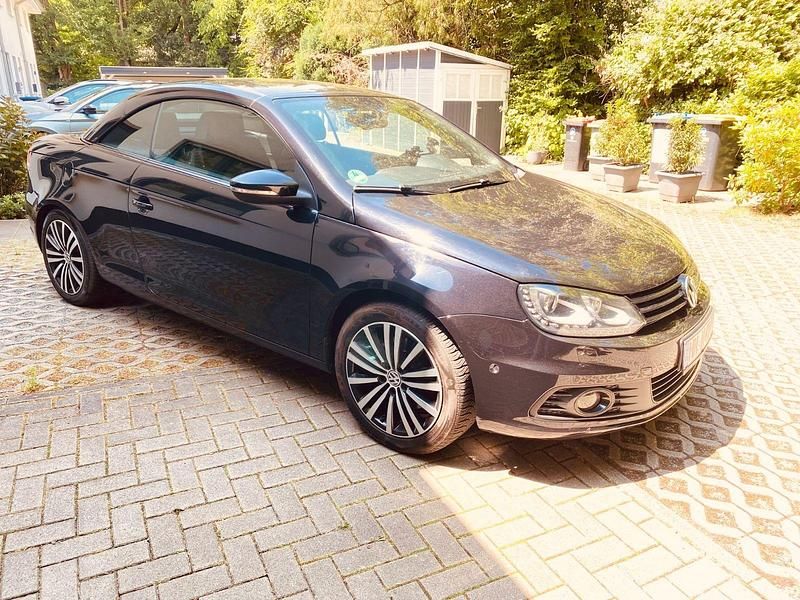 Second-hand VW Eos Exclusive 140 CP (102 kW) 2013 Negru Cabrio