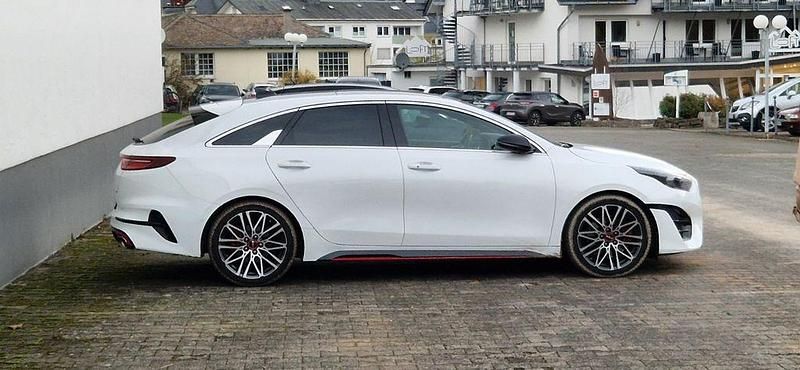 Gebraucht Kia ProCeed GT 204 PS (150 kW) 2023 Weiß Kombi