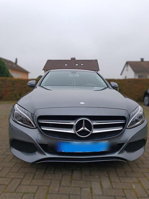 Grau Gebraucht 2016 Mercedes C250 Limousine | 22.500 € (Guter Preis) - Bild 1/4
