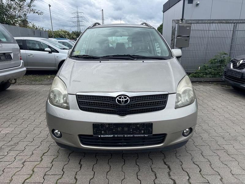 Silber Gebraucht 2002 Toyota Corolla Verso Van / Kleinbus | 1.300 € (Guter Preis) - Bild 1/4